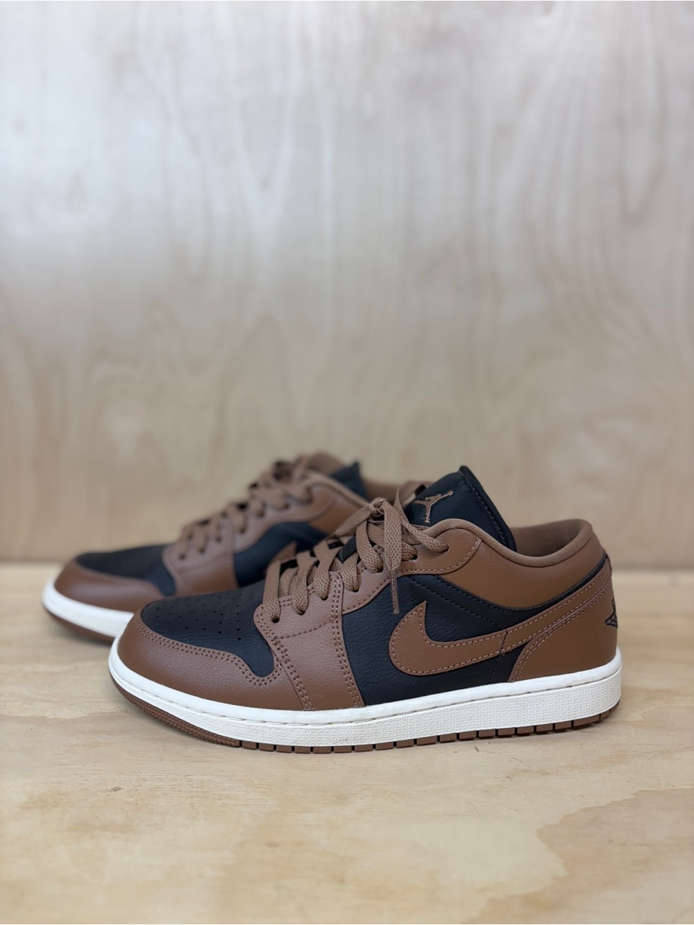 Jordan Low-Top Sneakers - Brown/Black